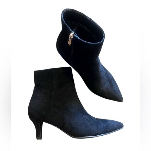 Pointed toe faux suede booties - Picture 1 of 3